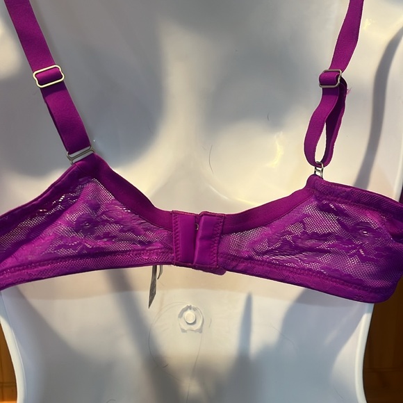 Victoria's Secret Bra - Size 38C - Picture 8 of 10